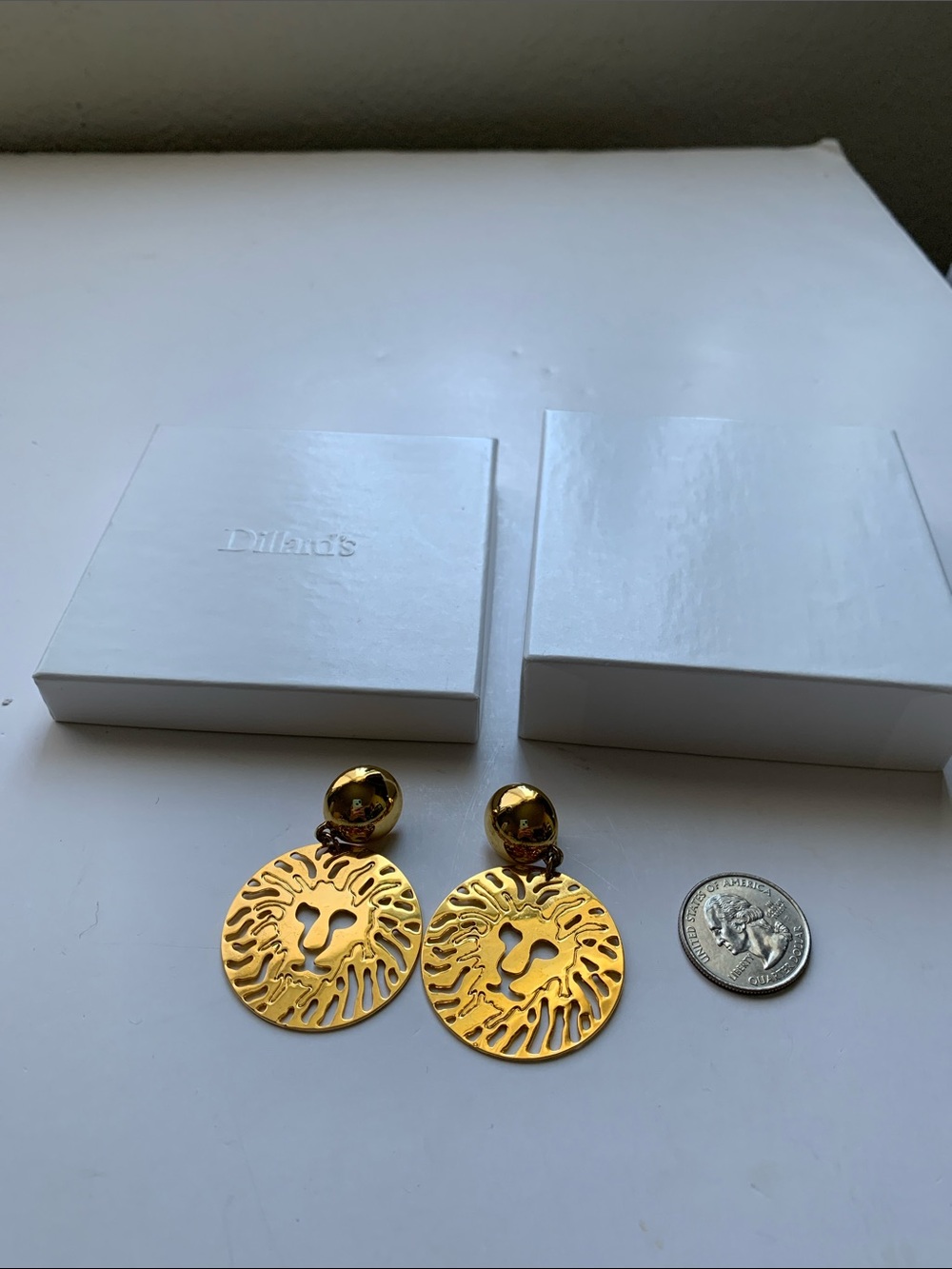 VTG ✨80s Dillard's Lion Head Eearrings - Gold Tone Cutout - Original Box - Picture 7 of 7